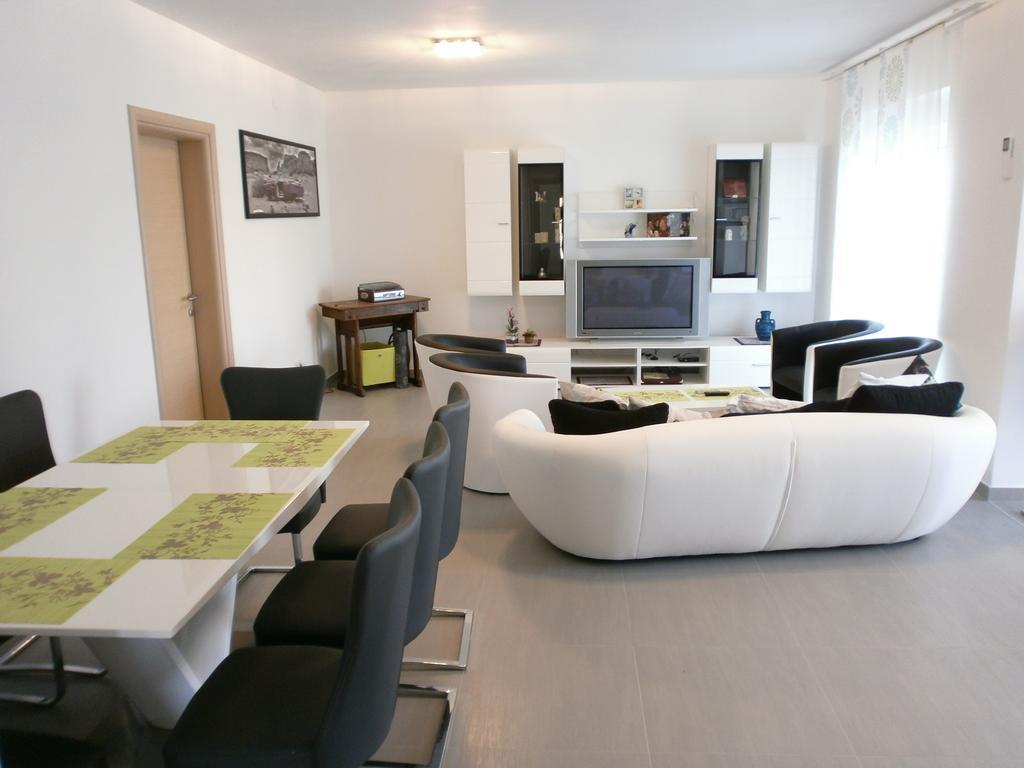 Apartments Bora Ližnjan Habitación foto